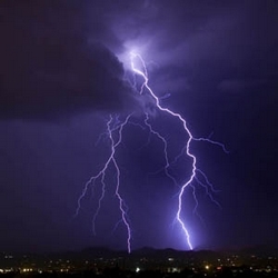 Subitas tormentas electricas despiertan las supersticiones en Cuba